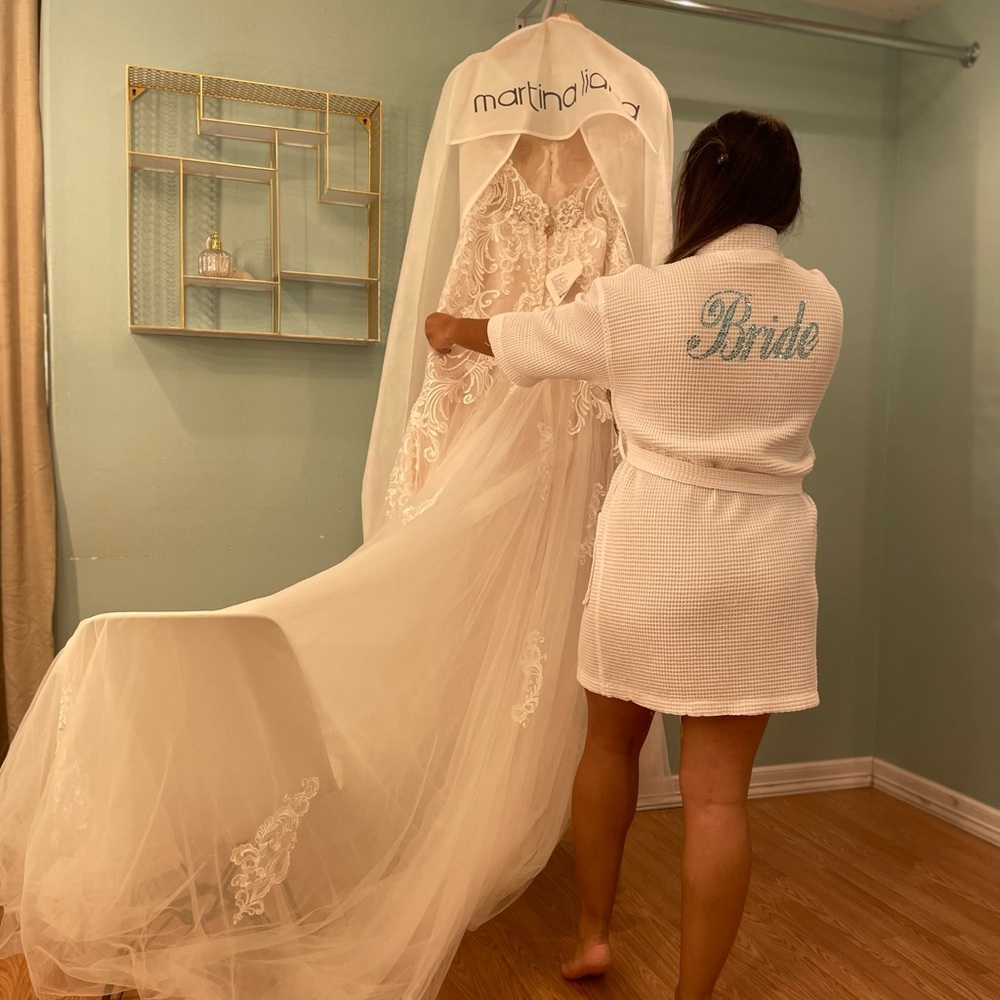Wedding dress for sale !!